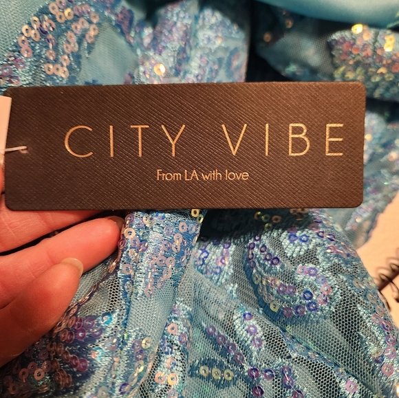 City Vibe Strapless Sequin Gown - Picture 14 of 14